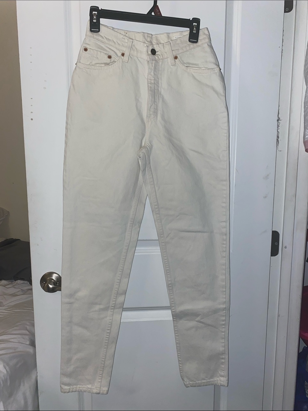 Levi's Vintage 17512 White High Rise Tapered Mom Jeans | Size 9M